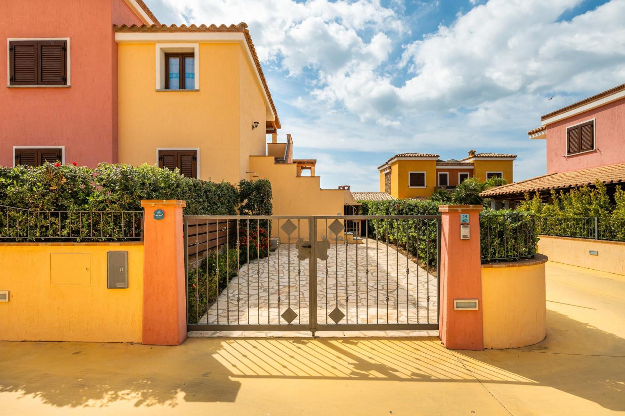 Mattia House Villasimius Exterior foto